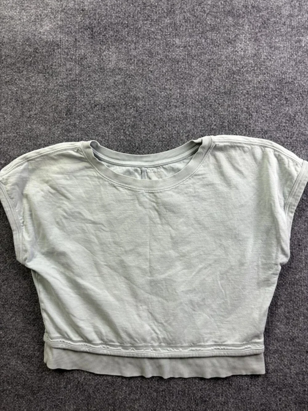Athleta Shirt Womens Small Green Short Sleeve Cropped Sundown Tee Top Athletic - Picture 1 of 7